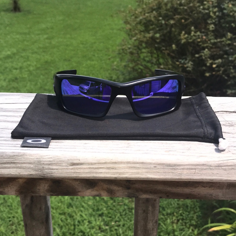 Oakley sunglasses - crankcase